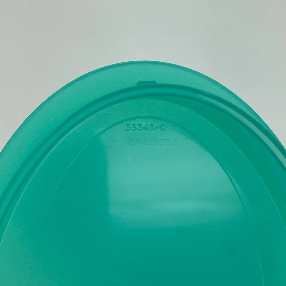 Tupperware 2‎ qt Slimline Impressions Pitcher RockerTop Lid Teal Green Vintage